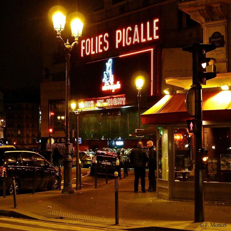 Studio Pigalle De 25 M2 - 2 Lits Simples Type Gigogne Pour 2 Personnes - Coeur Touristique De Paris - 2 Minutes De La Station Metro Pigalle ,Petit Train Vers La Butte Montmartre-Cabarets Moulin Rouge,Chez Michou-Restaurants Bouillon Pigalle,Berliner Luaran gambar