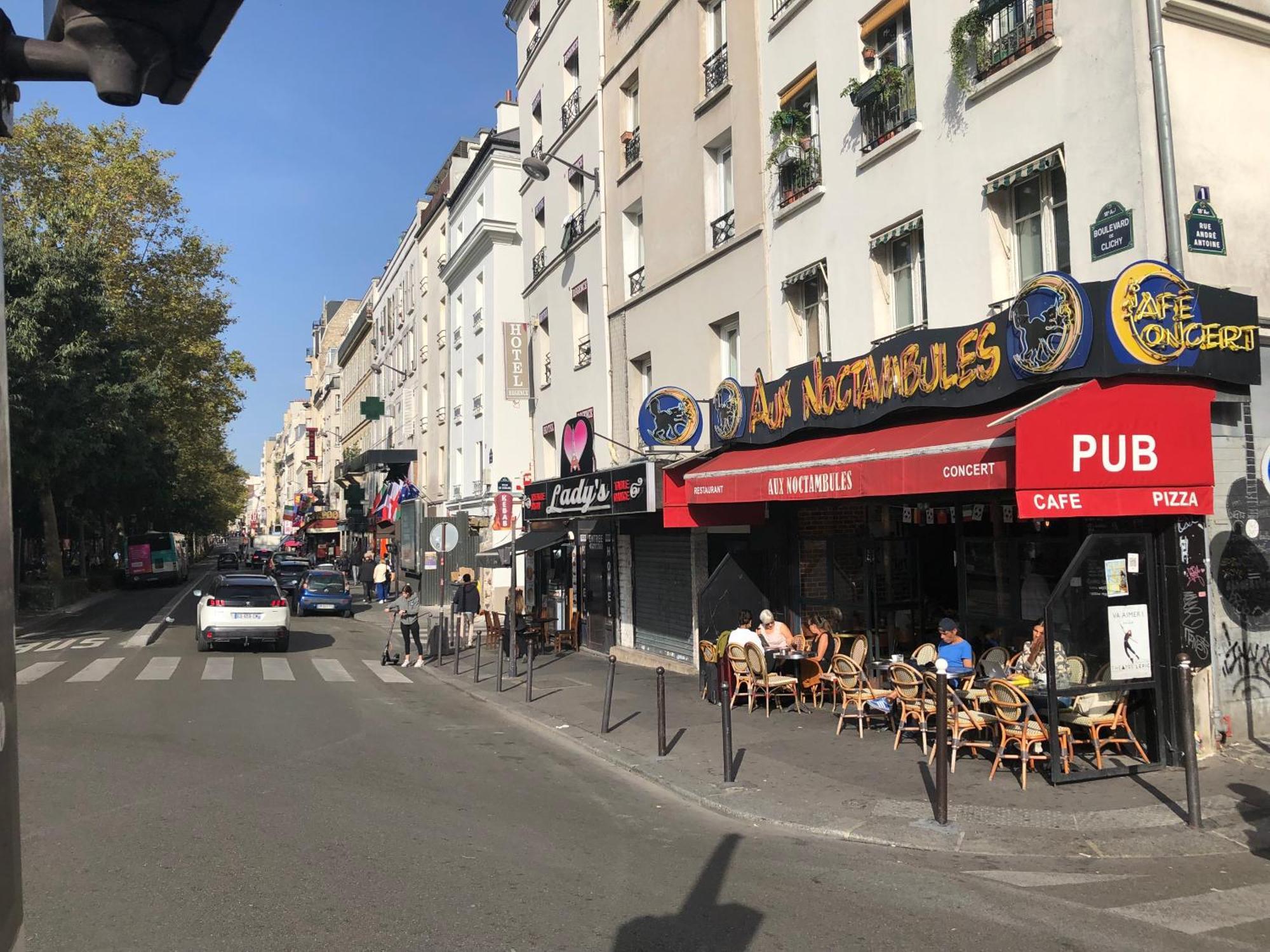 Studio Pigalle De 25 M2 - 2 Lits Simples Type Gigogne Pour 2 Personnes - Coeur Touristique De Paris - 2 Minutes De La Station Metro Pigalle ,Petit Train Vers La Butte Montmartre-Cabarets Moulin Rouge,Chez Michou-Restaurants Bouillon Pigalle,Berliner Luaran gambar