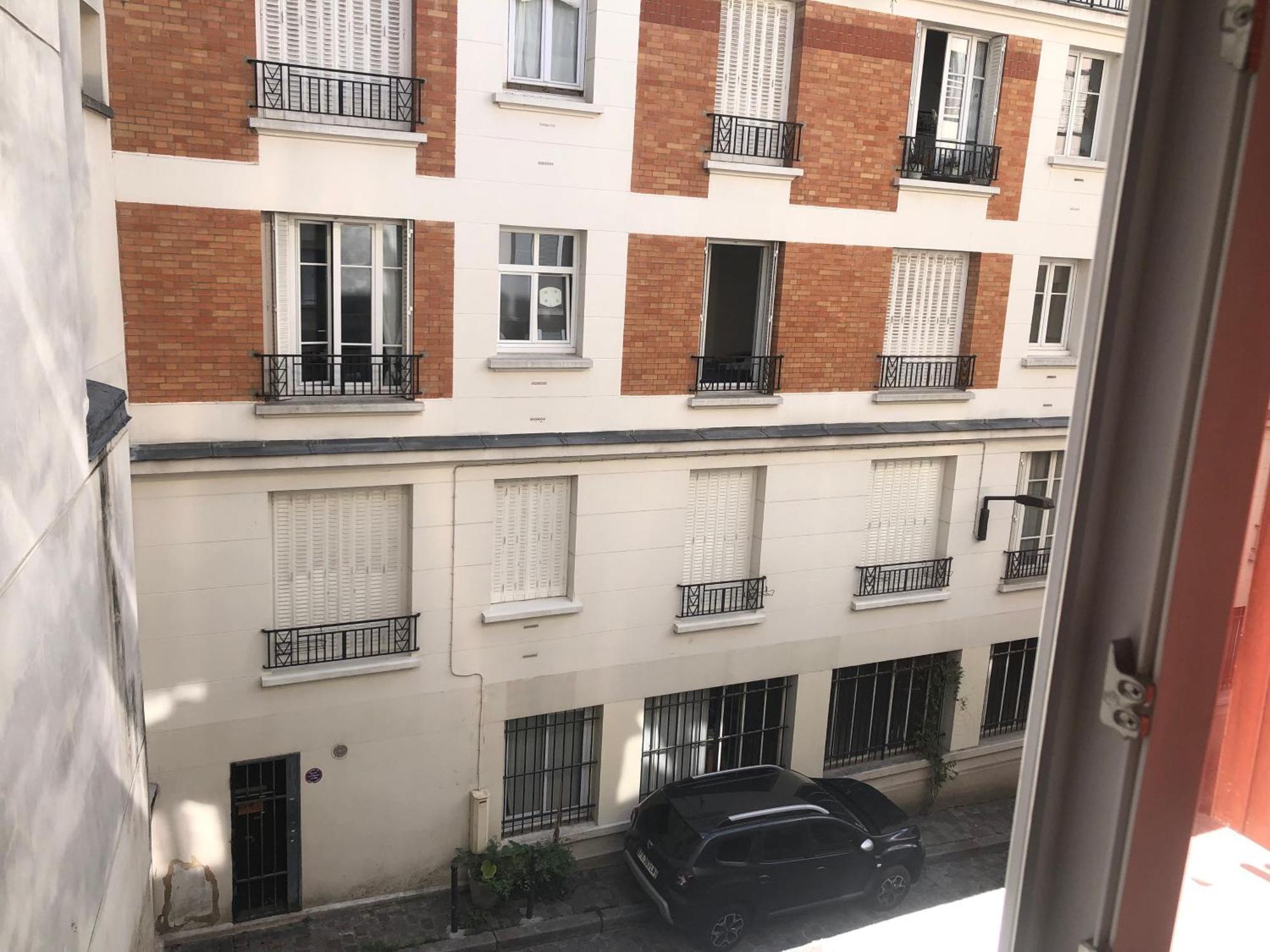 Studio Pigalle De 25 M2 - 2 Lits Simples Type Gigogne Pour 2 Personnes - Coeur Touristique De Paris - 2 Minutes De La Station Metro Pigalle ,Petit Train Vers La Butte Montmartre-Cabarets Moulin Rouge,Chez Michou-Restaurants Bouillon Pigalle,Berliner Luaran gambar