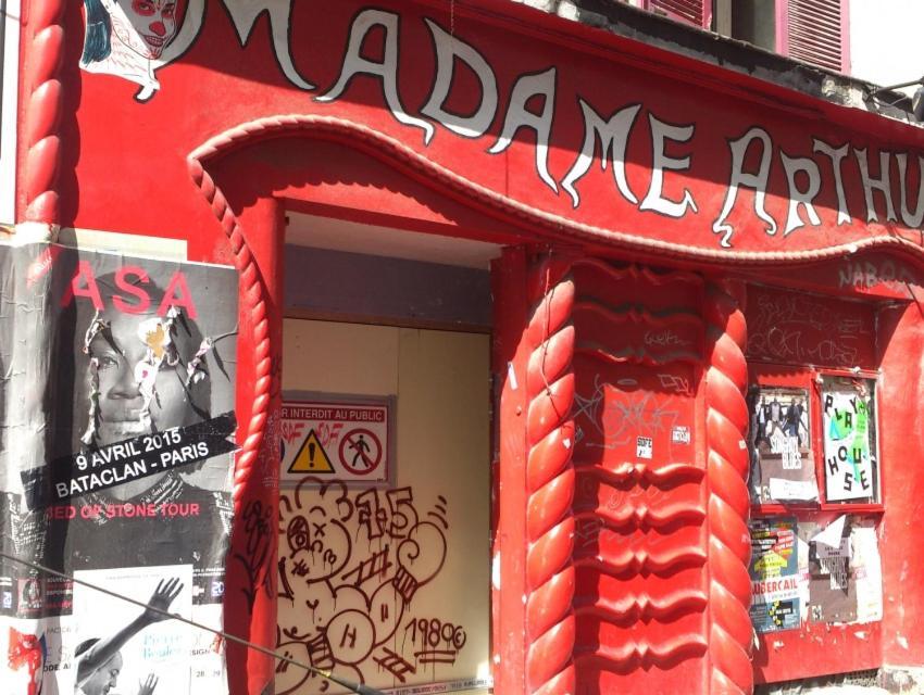Studio Pigalle De 25 M2 - 2 Lits Simples Type Gigogne Pour 2 Personnes - Coeur Touristique De Paris - 2 Minutes De La Station Metro Pigalle ,Petit Train Vers La Butte Montmartre-Cabarets Moulin Rouge,Chez Michou-Restaurants Bouillon Pigalle,Berliner Luaran gambar