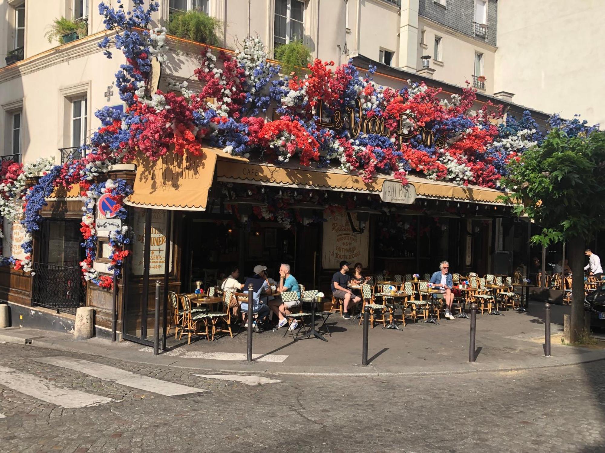 Studio Pigalle De 25 M2 - 2 Lits Simples Type Gigogne Pour 2 Personnes - Coeur Touristique De Paris - 2 Minutes De La Station Metro Pigalle ,Petit Train Vers La Butte Montmartre-Cabarets Moulin Rouge,Chez Michou-Restaurants Bouillon Pigalle,Berliner Luaran gambar